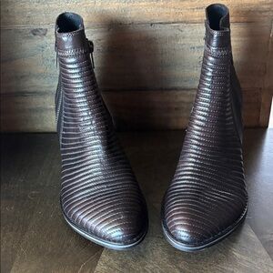 Catherine Malandrino Dark Brown Never Worn Leather Ankle Boots